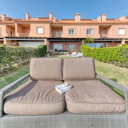 בית נופש Playa Azul Beachfront Townhouse *