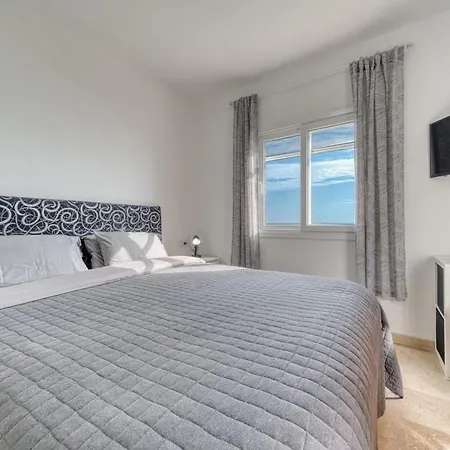 Playa Azul Beachfront Townhouse בית נופש אסטפונה