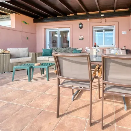 Playa Azul Beachfront Townhouse Естепона