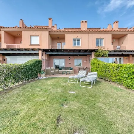 בית נופש Playa Azul Beachfront Townhouse אסטפונה