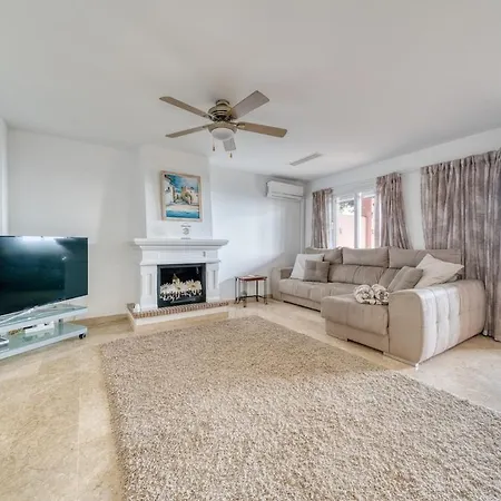 Nyaraló Playa Azul Beachfront Townhouse *