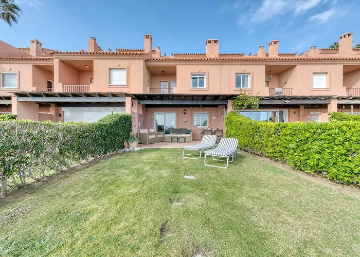 Nyaraló Playa Azul Beachfront Townhouse Estepona